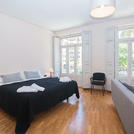 Bet Apartments - Canovas Rooms Valensiya Dış mekan fotoğraf