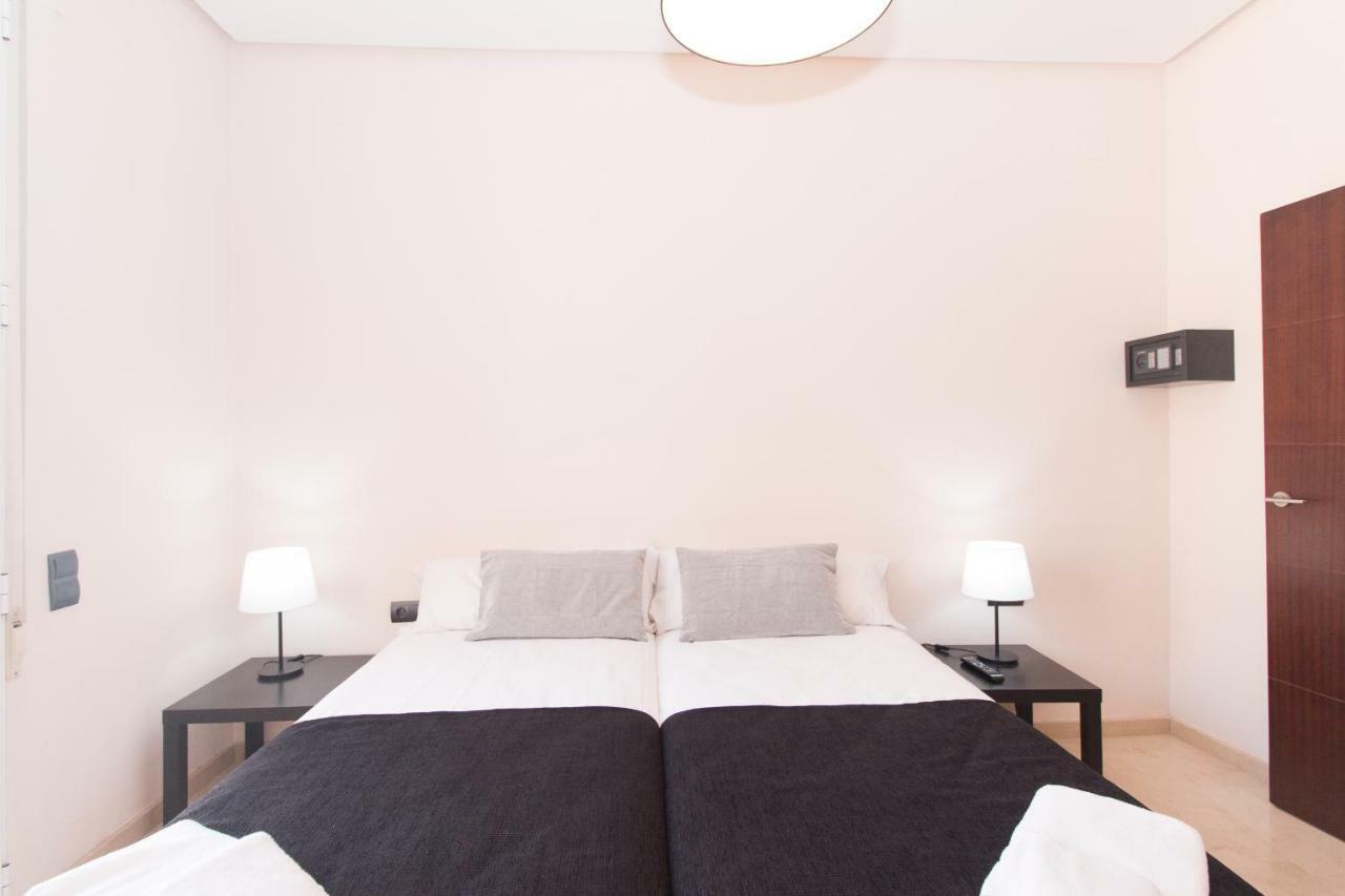Bet Apartments - Canovas Rooms Valensiya Dış mekan fotoğraf