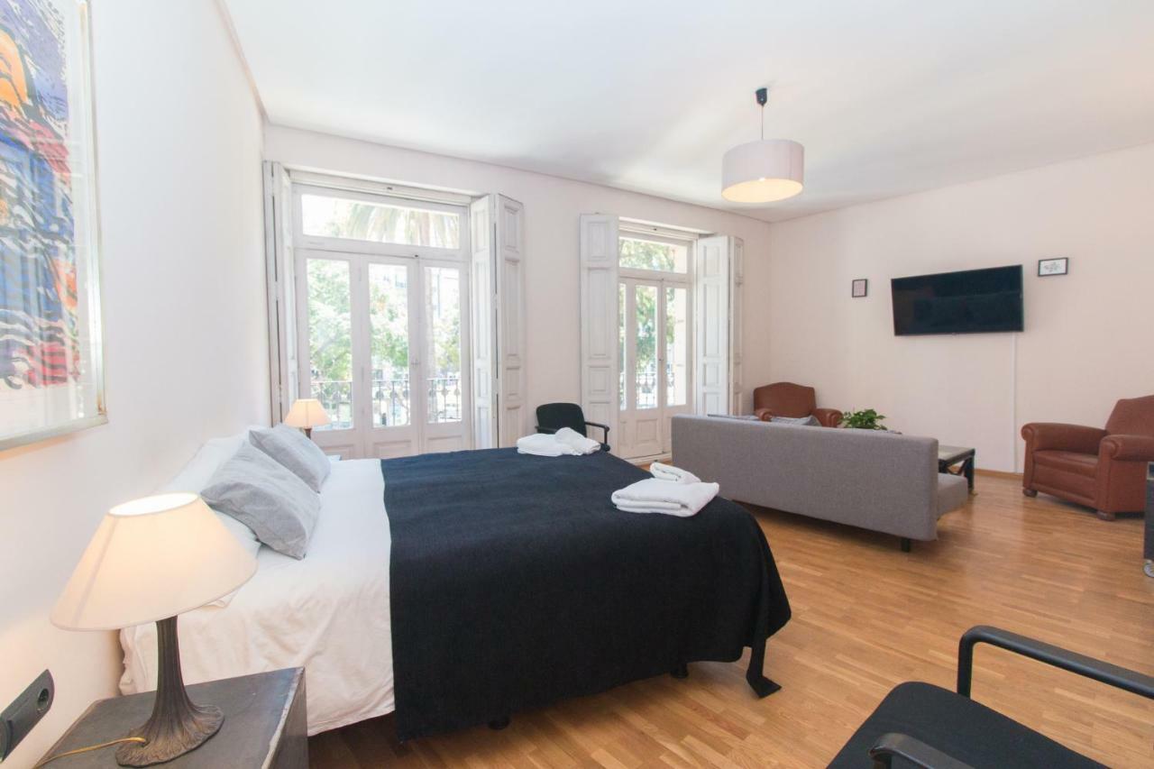 Bet Apartments - Canovas Rooms Valensiya Dış mekan fotoğraf