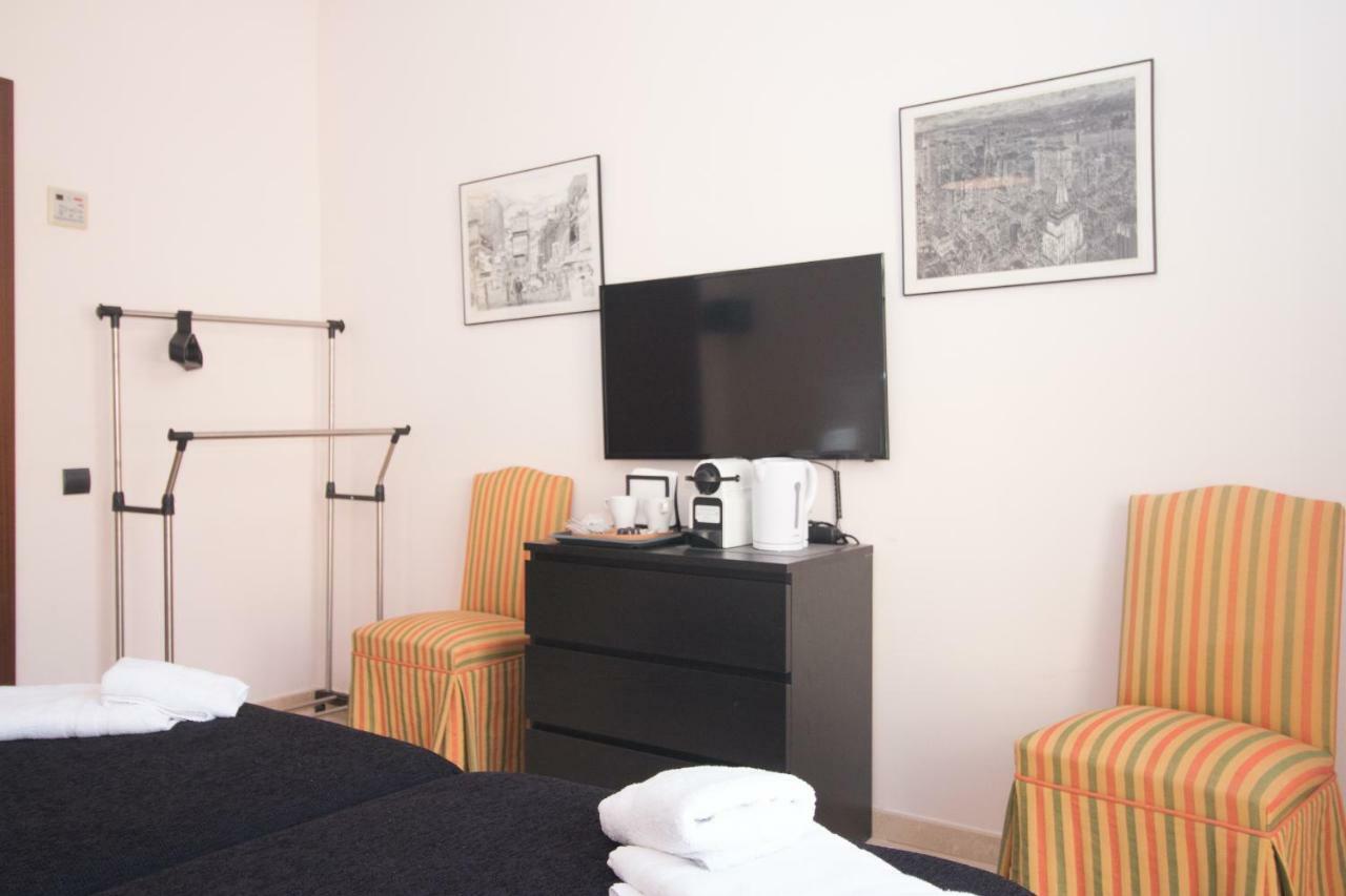 Bet Apartments - Canovas Rooms Valensiya Dış mekan fotoğraf